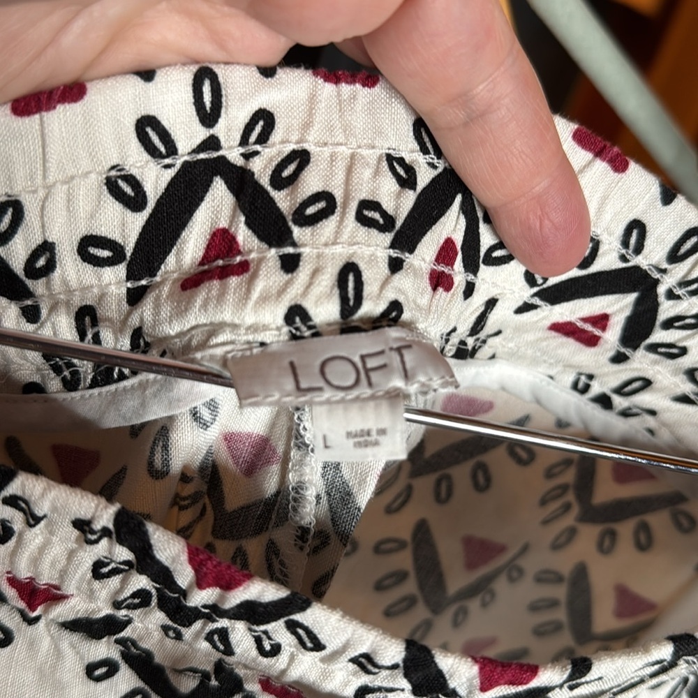 LOFT Linen Blend Geometric Print Pull On Shorts Large Coastal Summer - Picture 8 of 10